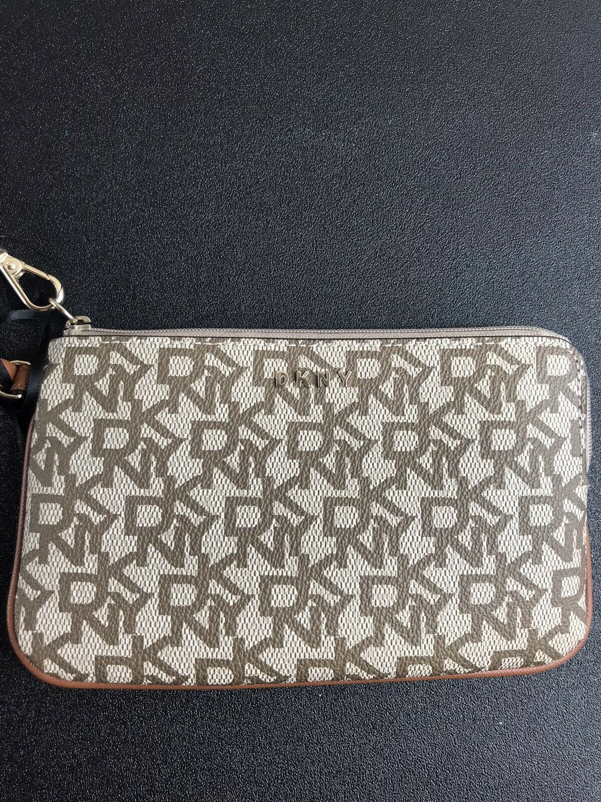 DKNY Bryant Leather Cosmetic Toiletry Bag Pouch Bag Black