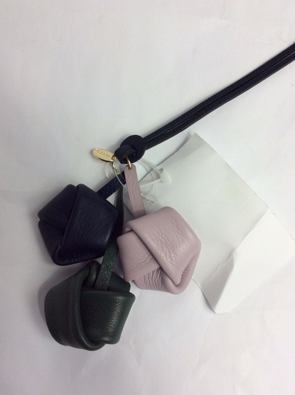 Fossic Key Charm Flowers - Outlet Designers