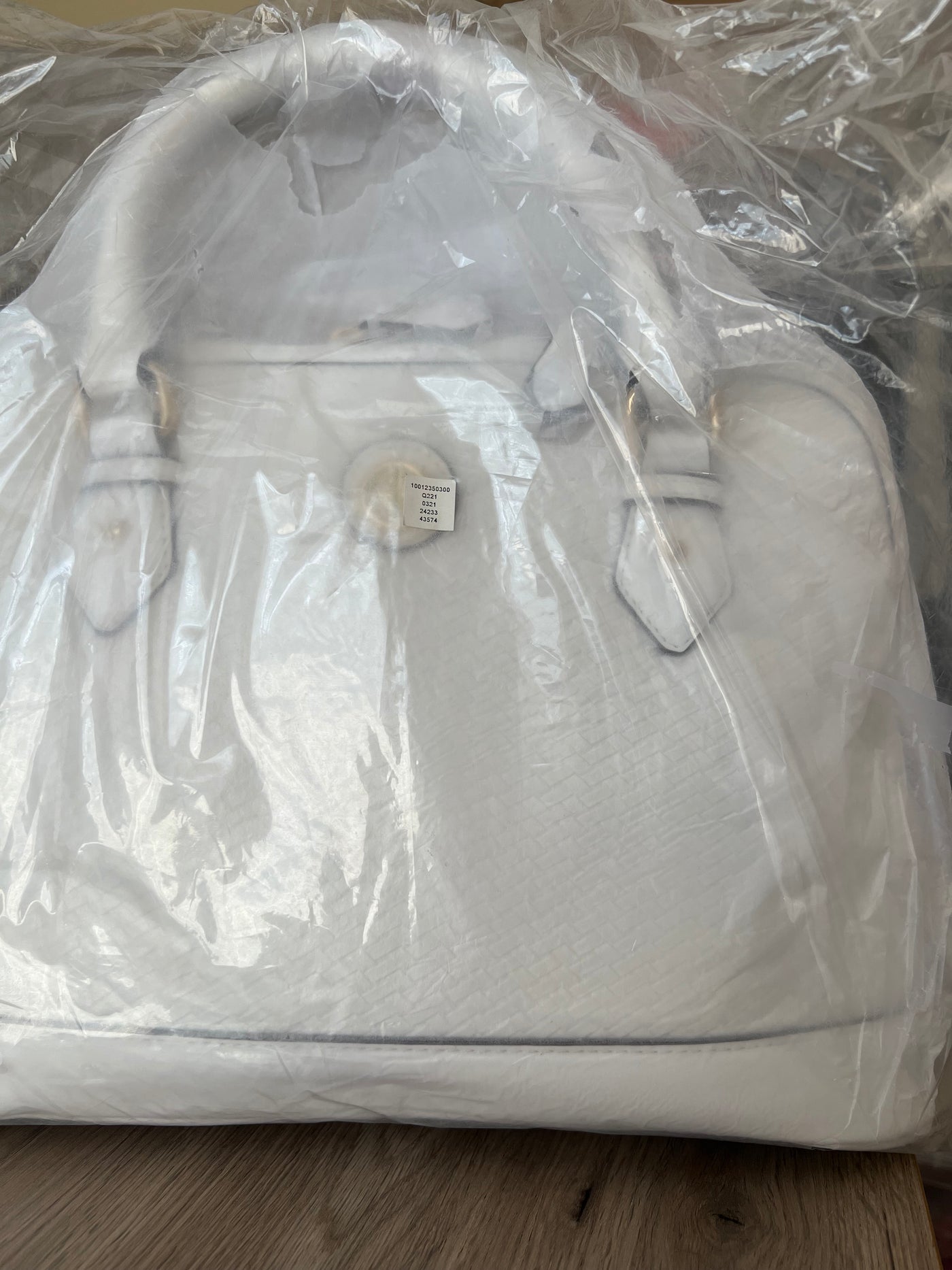 Wholesale -18 Giani Bernini Debossed Signature Dome Satchel White